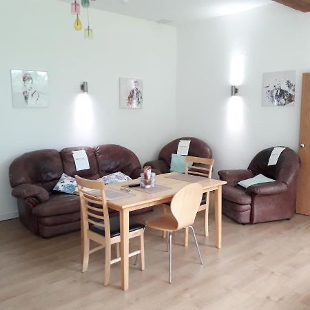 Brook Barn B&B Хейл Екстериор снимка