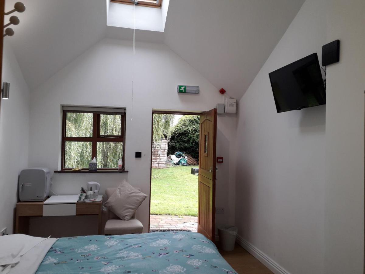 Brook Barn B&B Хейл Екстериор снимка