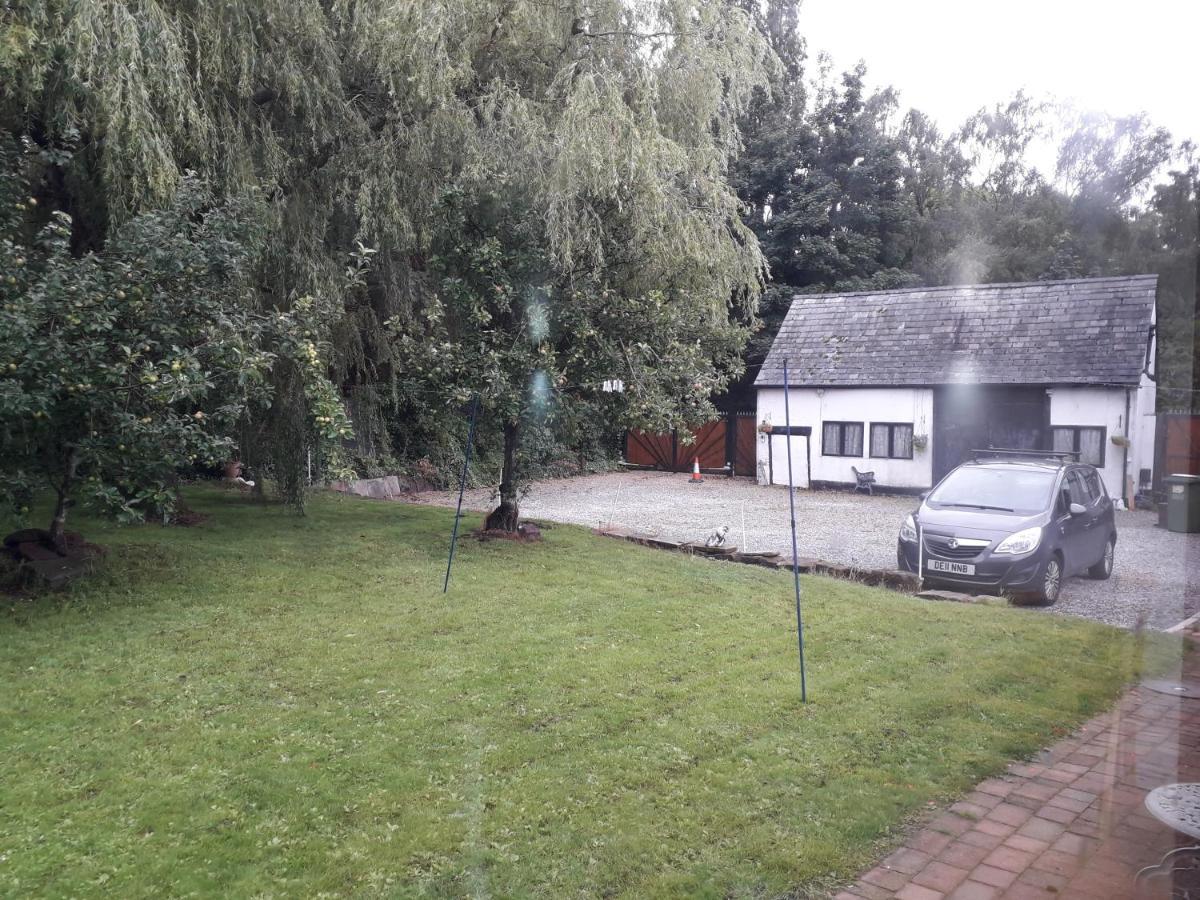 Brook Barn B&B Хейл Екстериор снимка