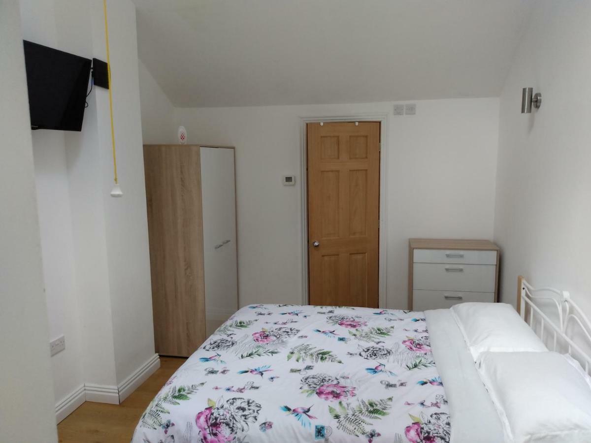 Brook Barn B&B Хейл Екстериор снимка