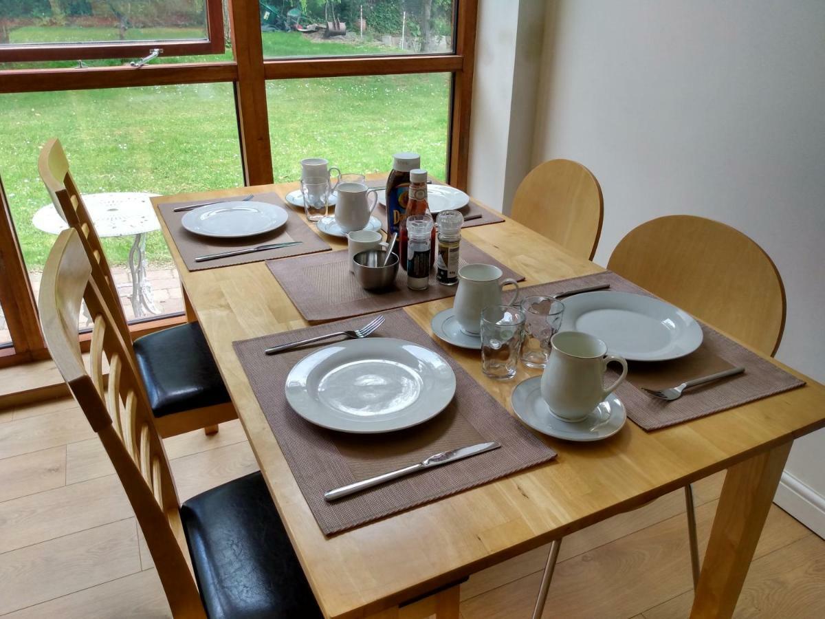 Brook Barn B&B Хейл Екстериор снимка
