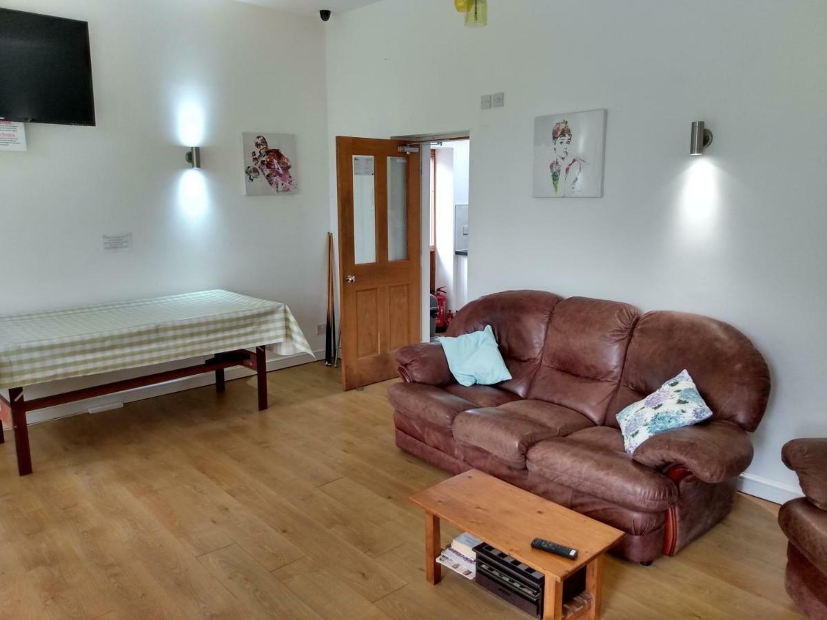 Brook Barn B&B Хейл Екстериор снимка