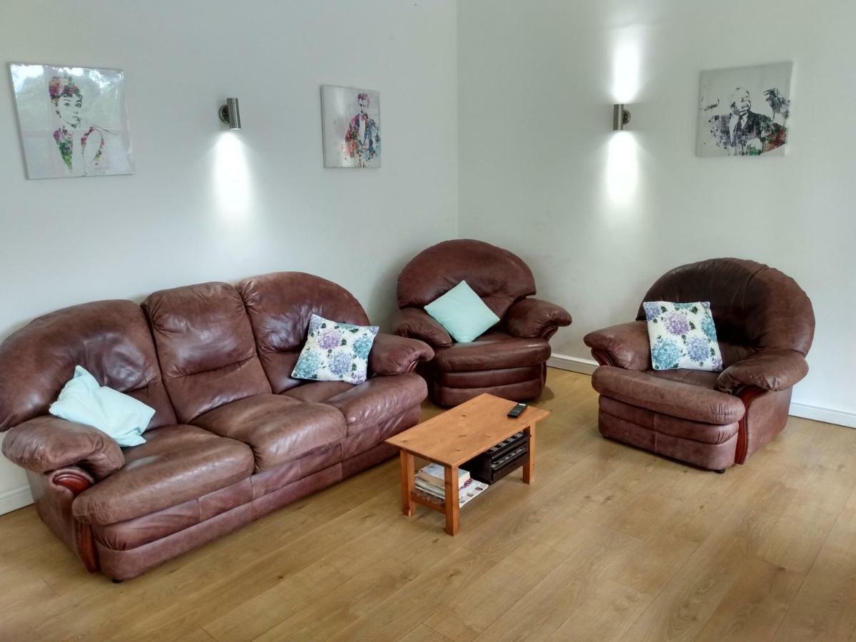 Brook Barn B&B Хейл Екстериор снимка